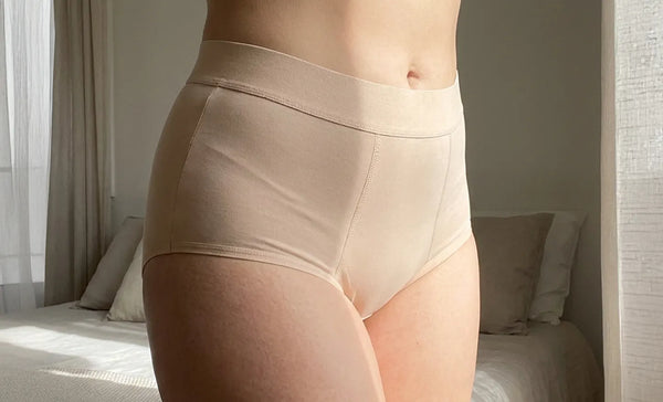 High waist fit of absorbent postpartum underwear
